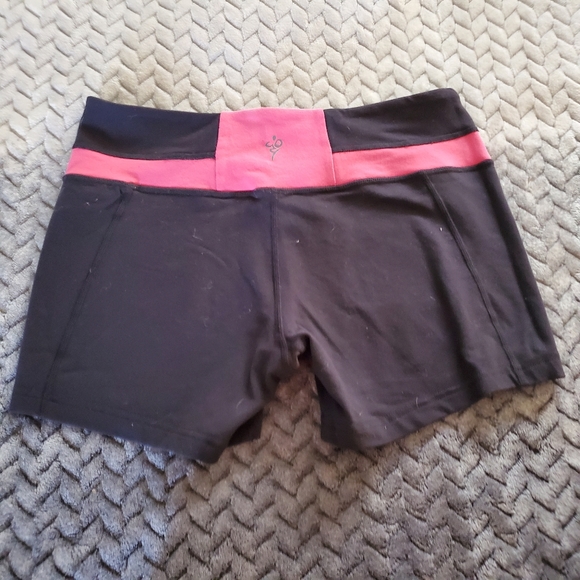 Cozy Orange shorts perfect for running or working - Picture 2 of 4